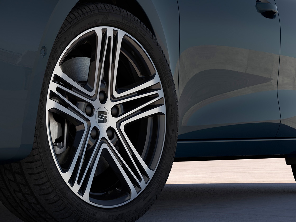Performance 18 inch nuclear grey machined alloy with angular lines, for seat leon sportstourer fr.