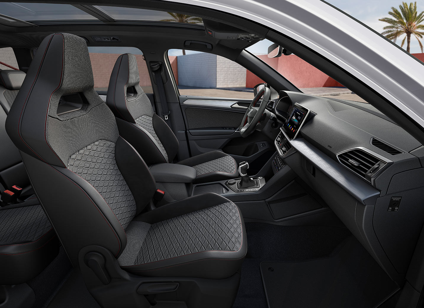 SEAT Tarraco e-HYBRID sporty bucket seats and steering wheel  