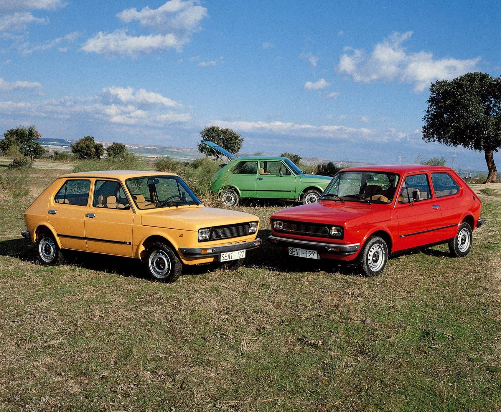 SEAT brand history 1970s - Martorell Technical Centre SEAT 127 cars in a field
