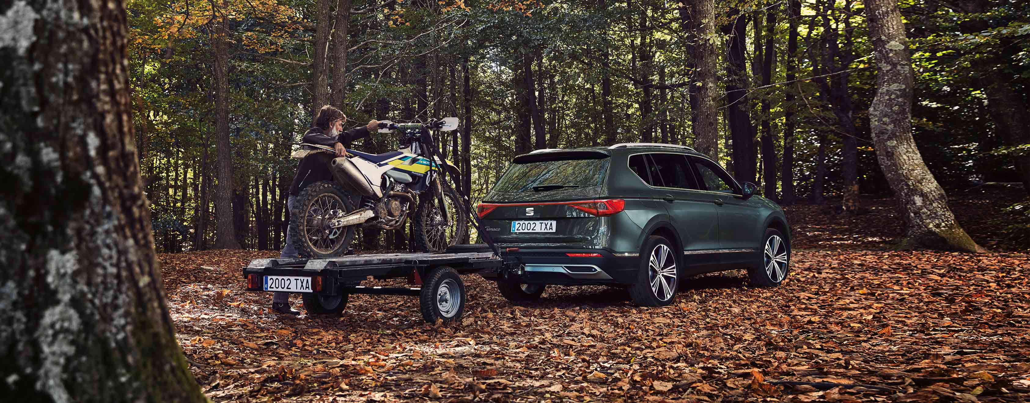 SEAT Tarraco SUV 7 with tow bar car accessories