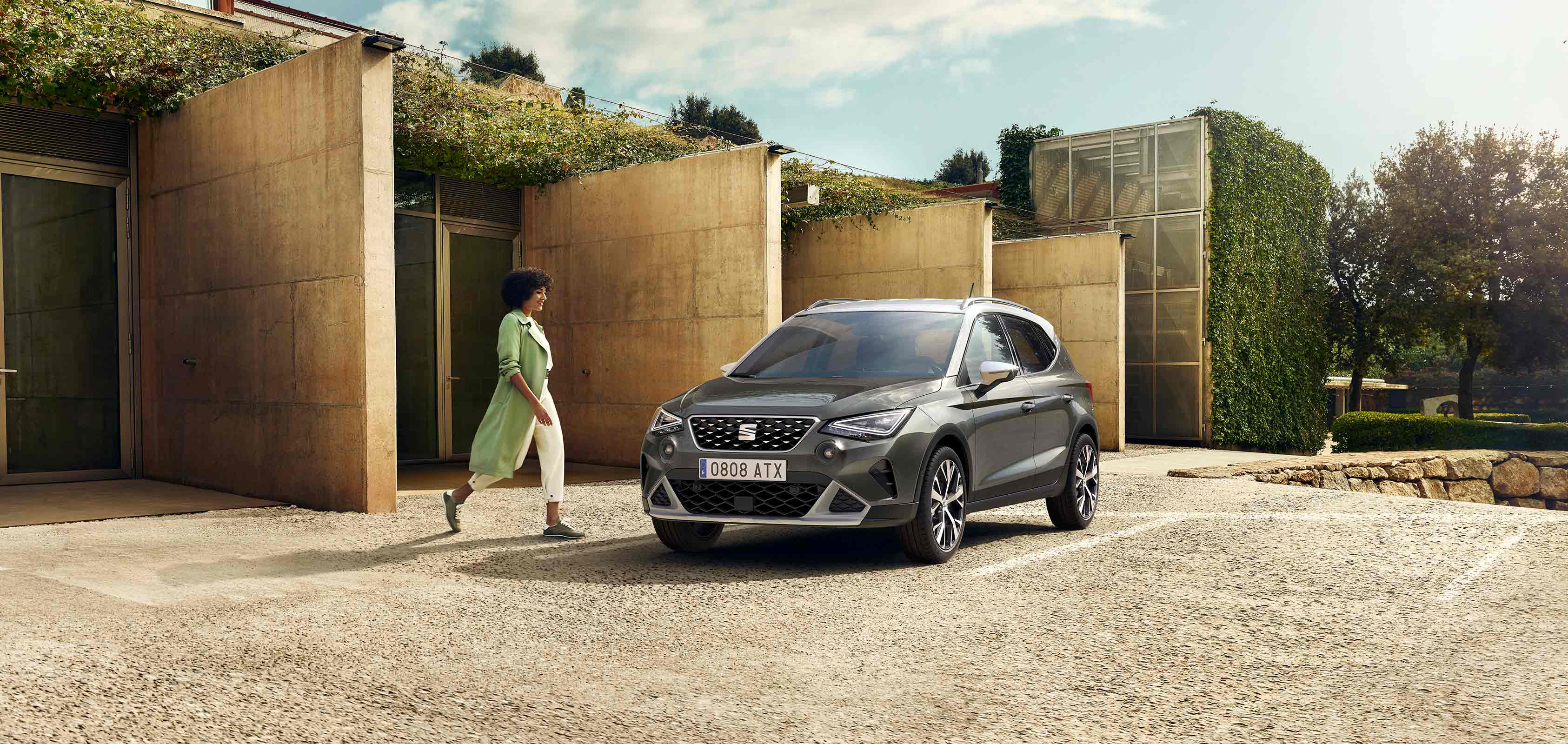 SEAT Arona dark camouflage colour frontal view